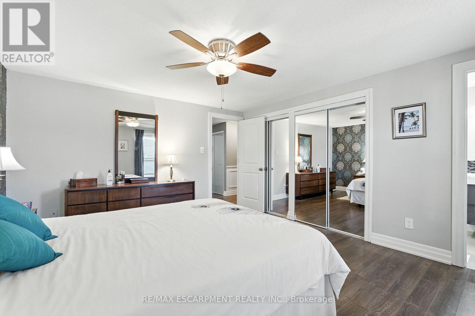 Photo 24 of 3 2254 Upper Middle Road, Burlington ON