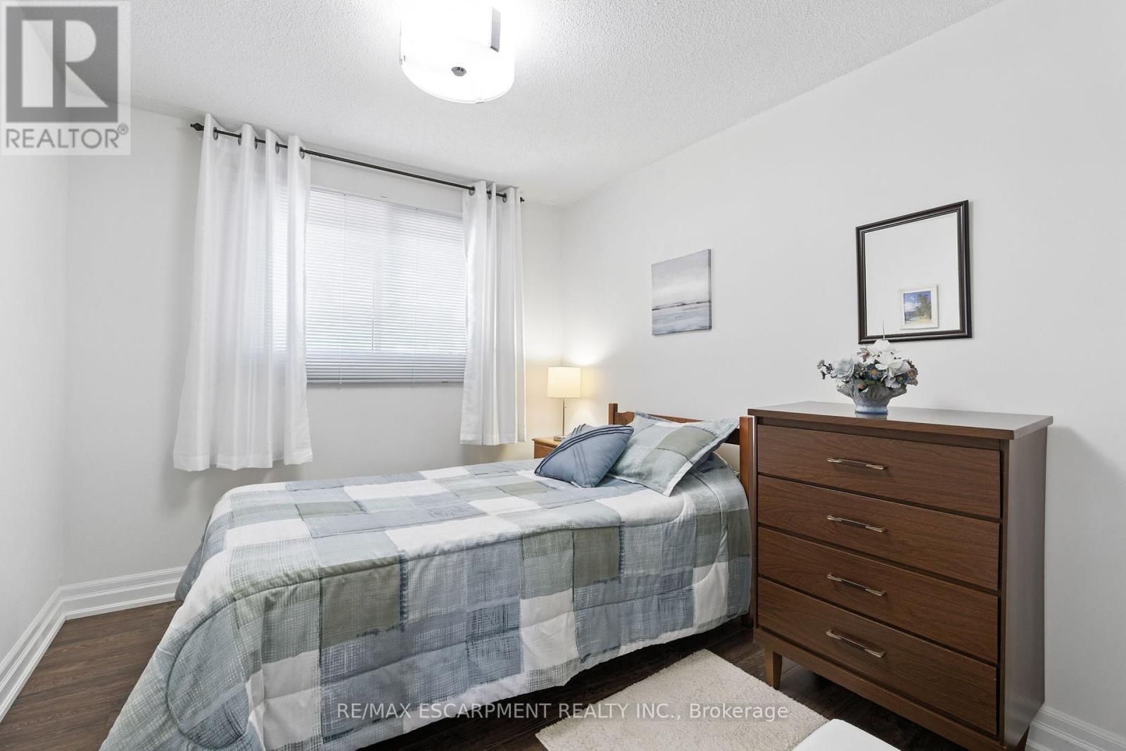 Photo 29 of 3 2254 Upper Middle Road, Burlington ON