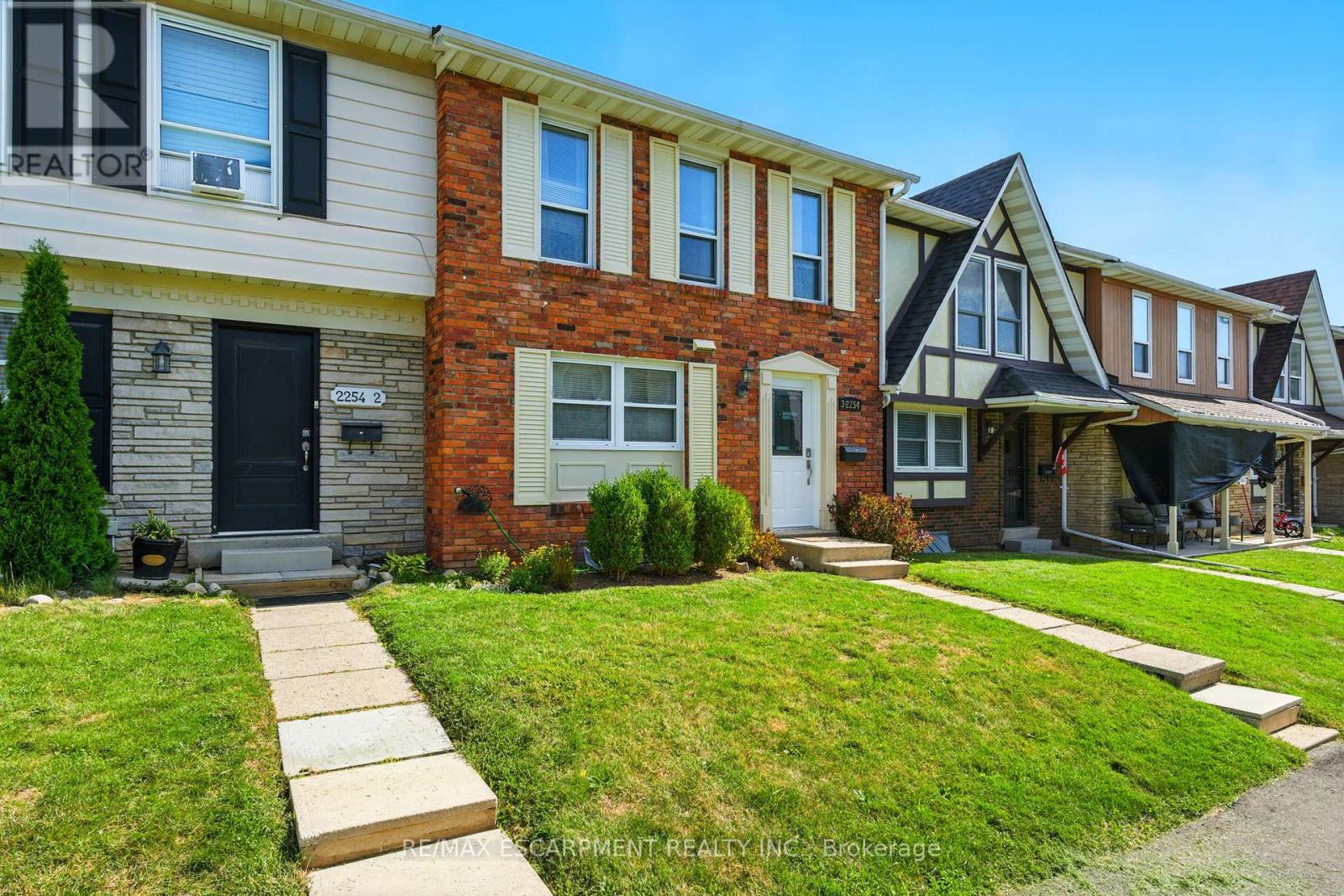 Photo 3 of 3 2254 Upper Middle Road, Burlington ON