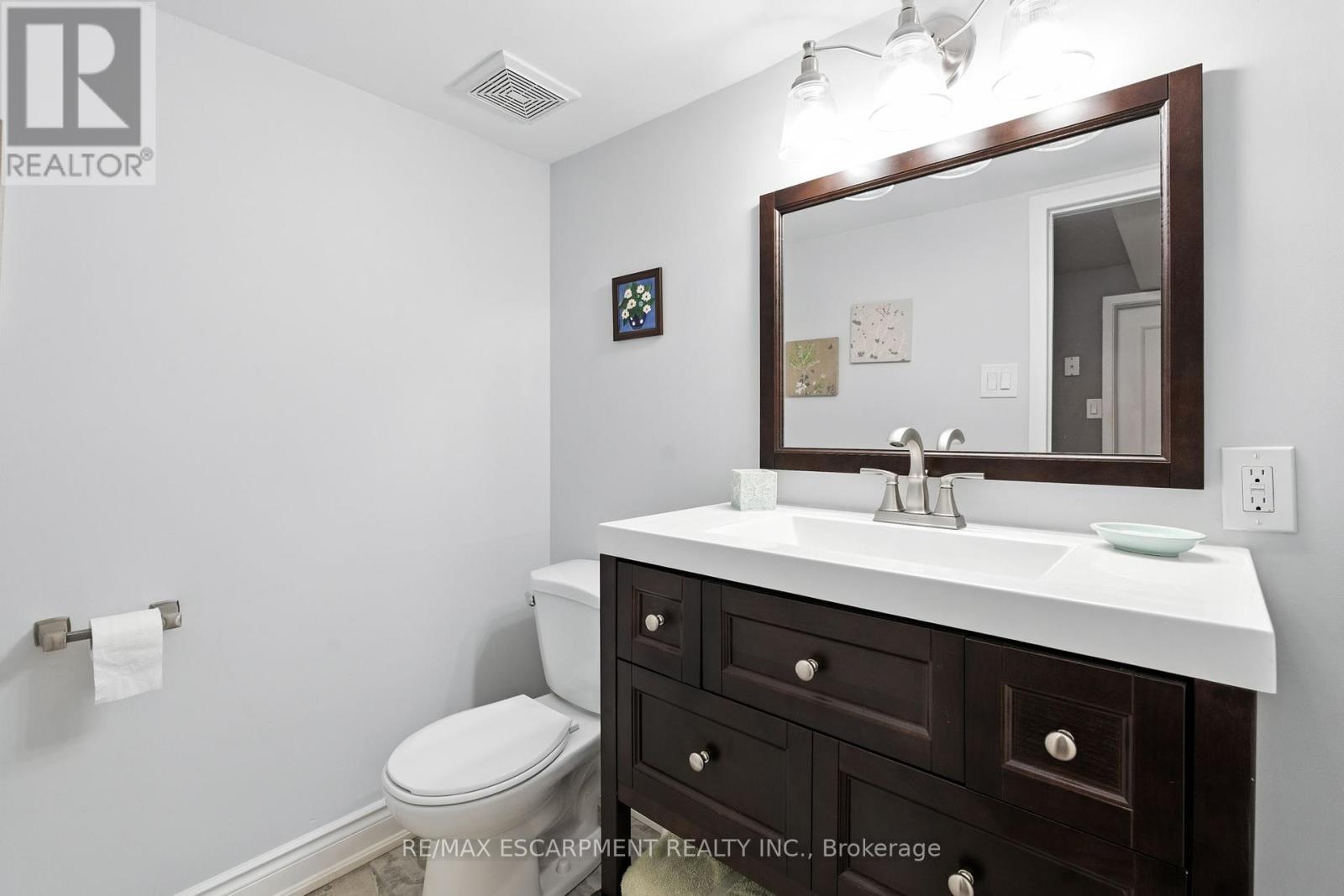 Photo 34 of 3 2254 Upper Middle Road, Burlington ON