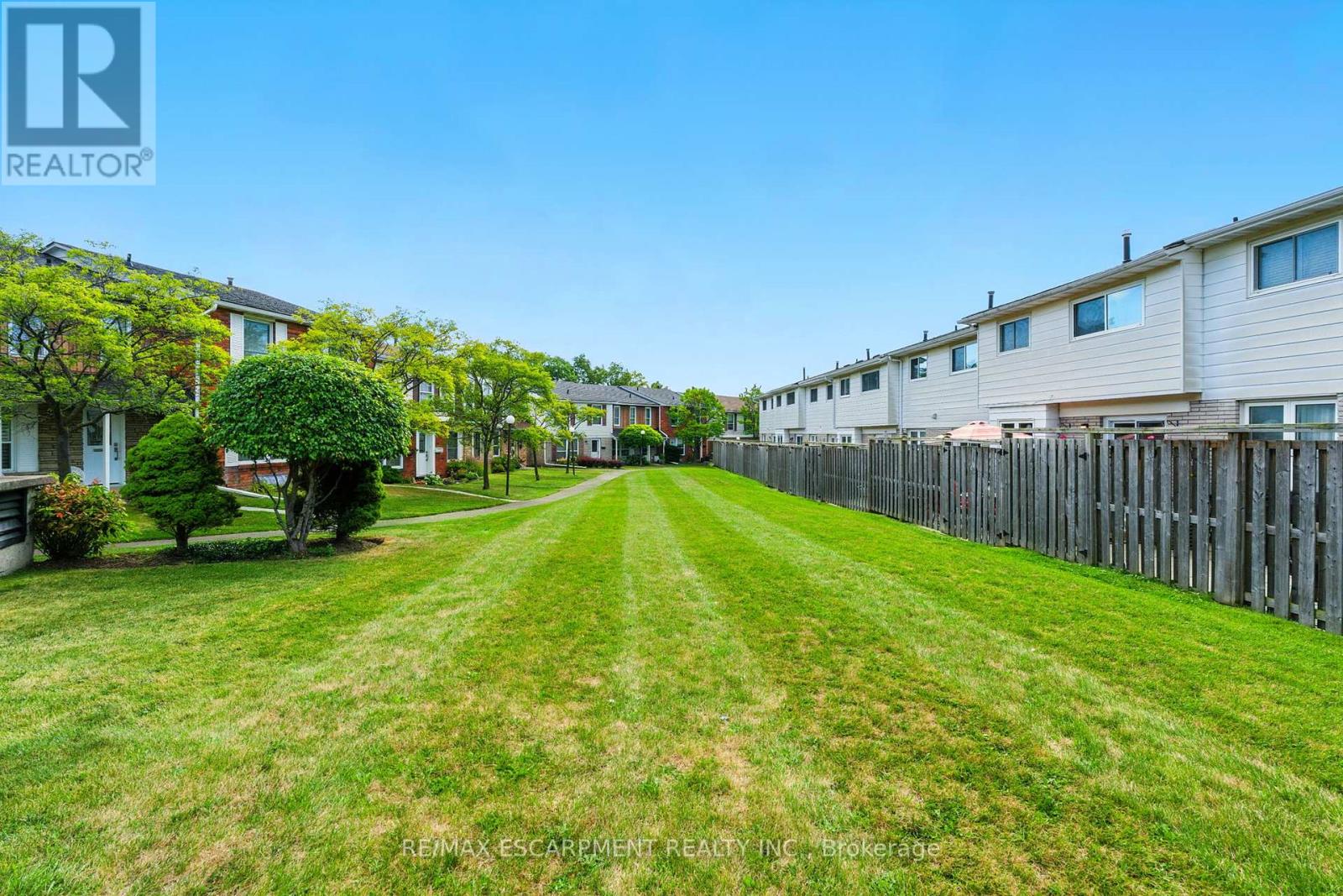 Photo 46 of 3 2254 Upper Middle Road, Burlington ON