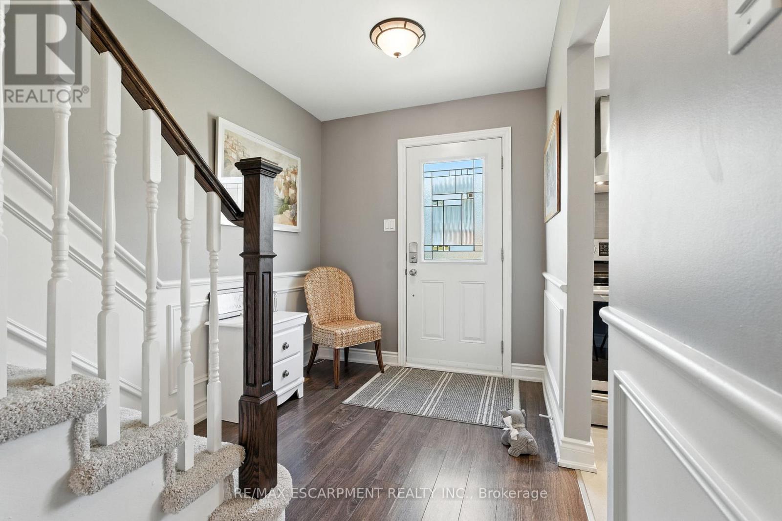 Photo 6 of 3 2254 Upper Middle Road, Burlington ON