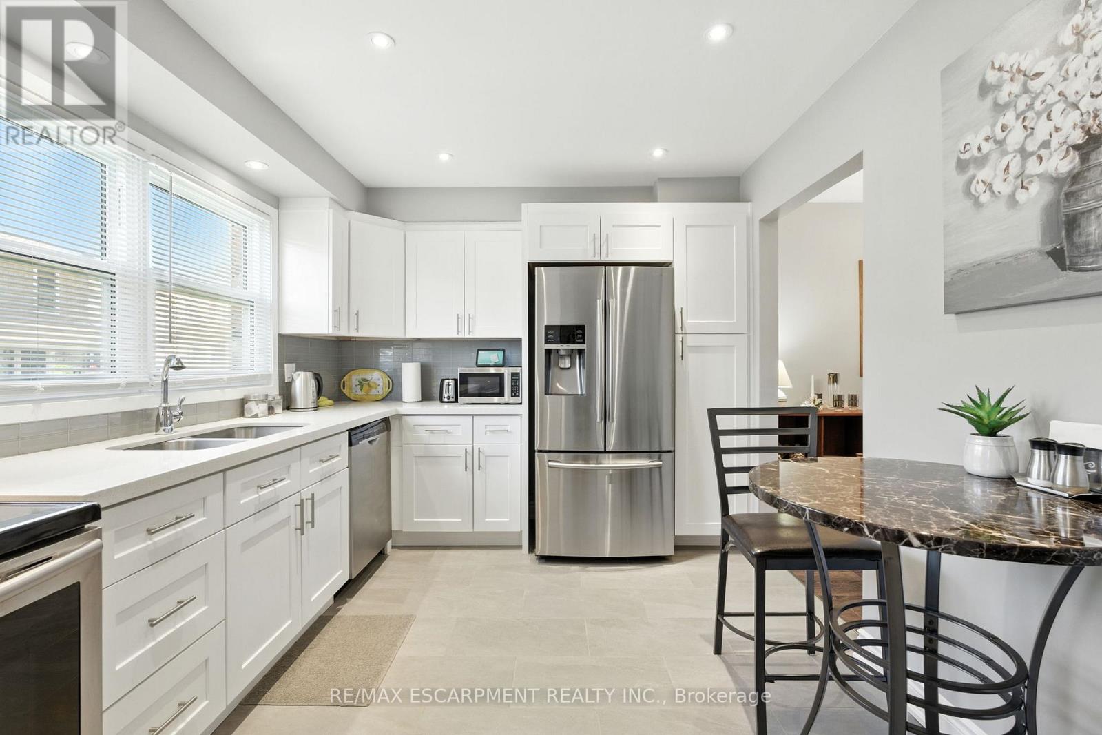 Photo 8 of 3 2254 Upper Middle Road, Burlington ON