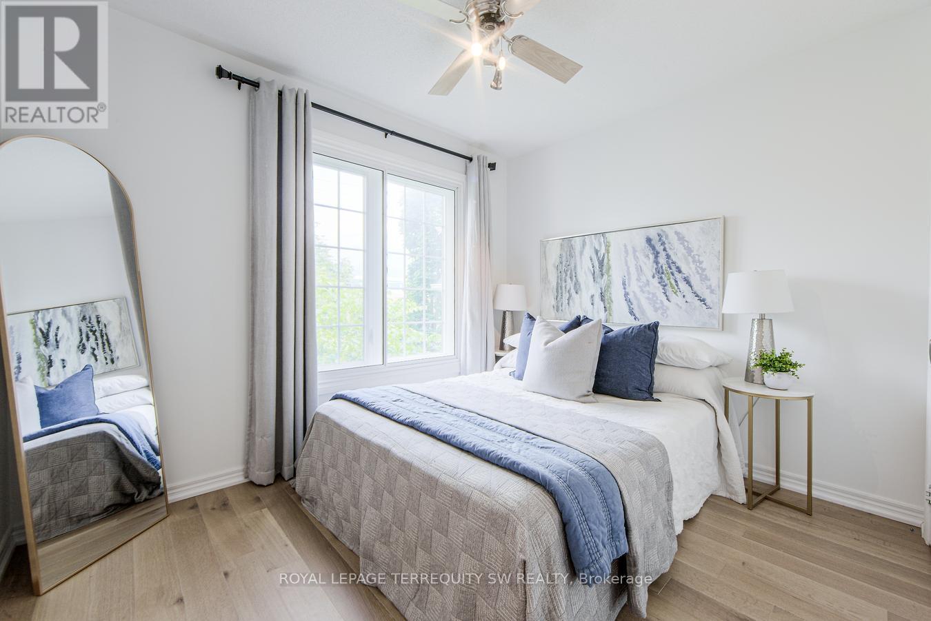 Photo 13 of 3895 Eglinton Avenue W, Mississauga ON