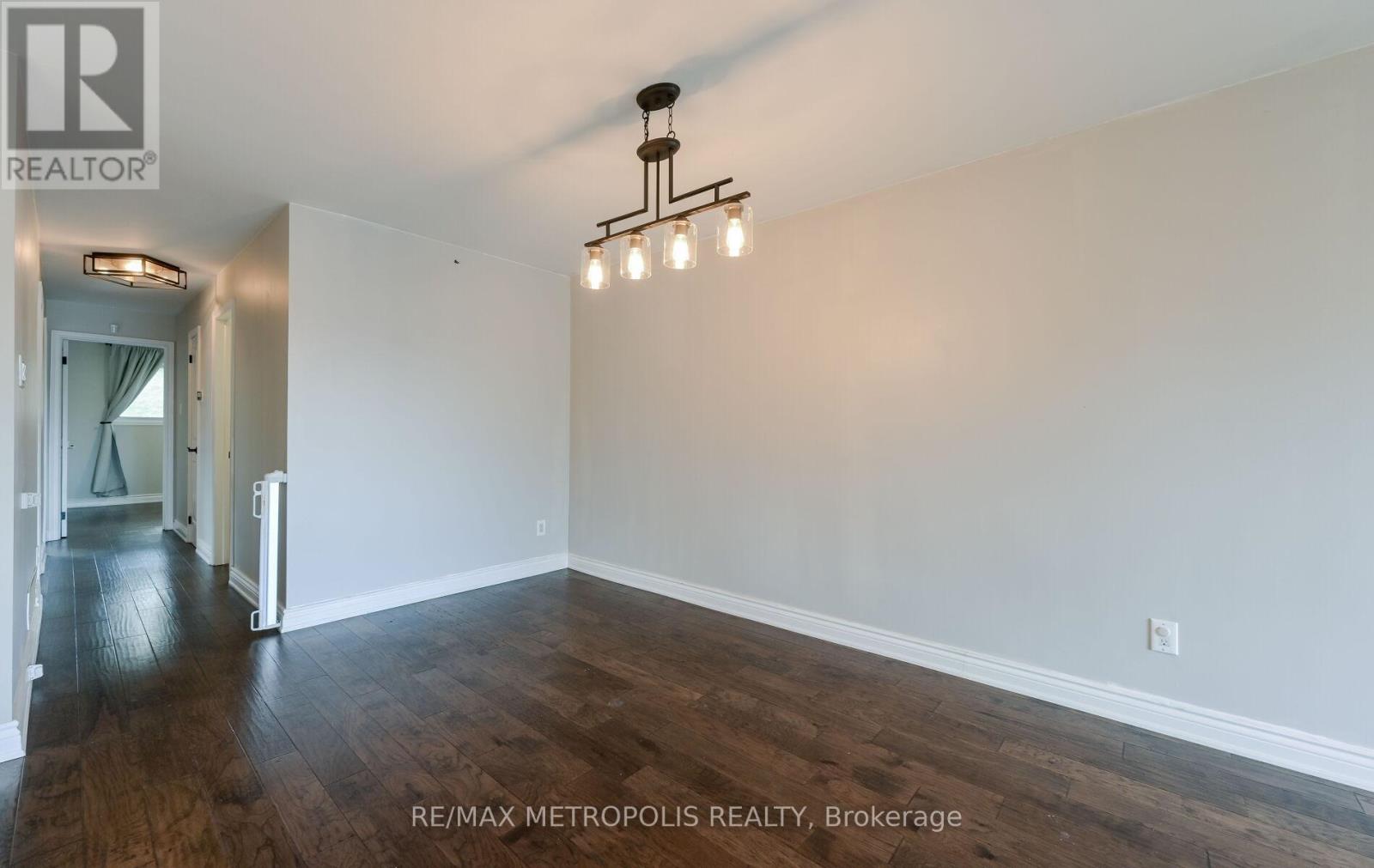 Photo 13 of Main 2699 Sherhill Drive, Mississauga ON