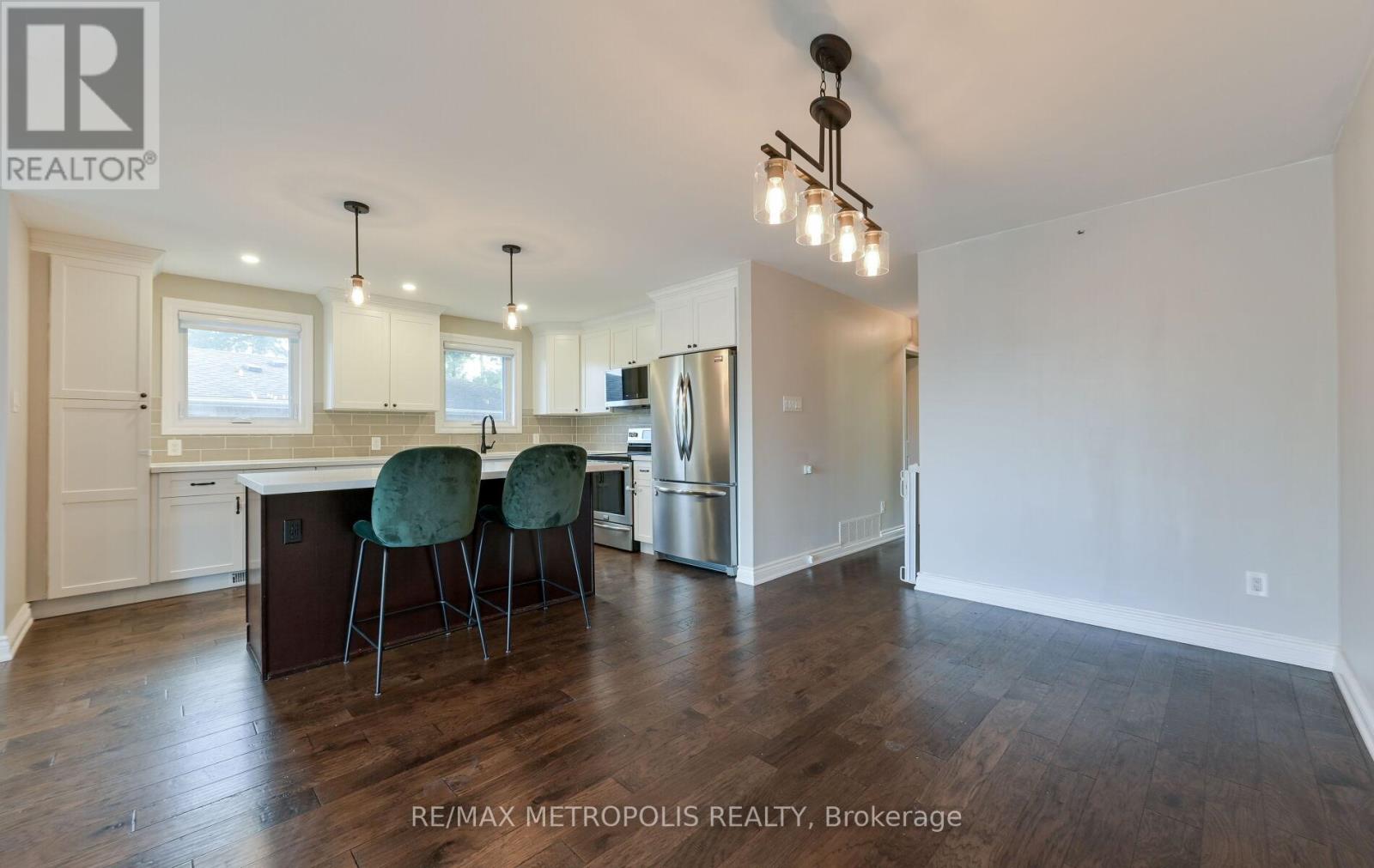 Photo 14 of Main 2699 Sherhill Drive, Mississauga ON