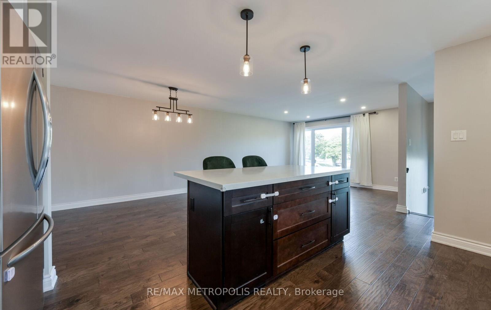 Photo 26 of Main 2699 Sherhill Drive, Mississauga ON