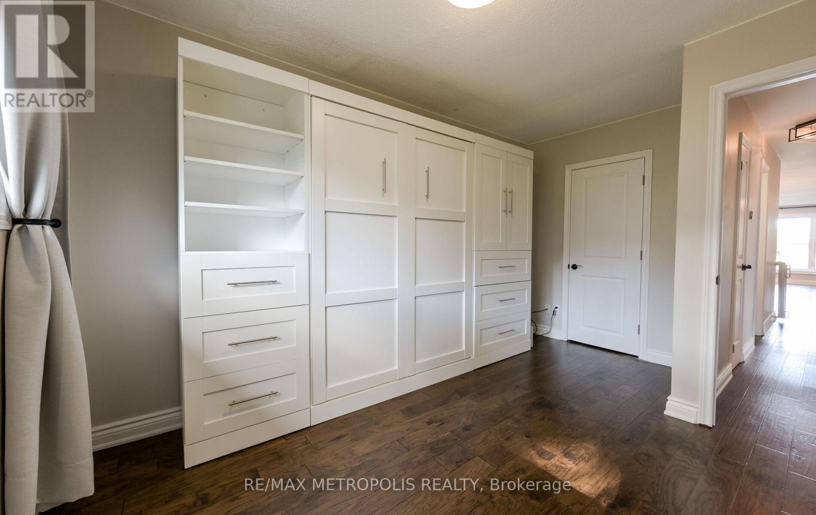 Photo 27 of Main 2699 Sherhill Drive, Mississauga ON