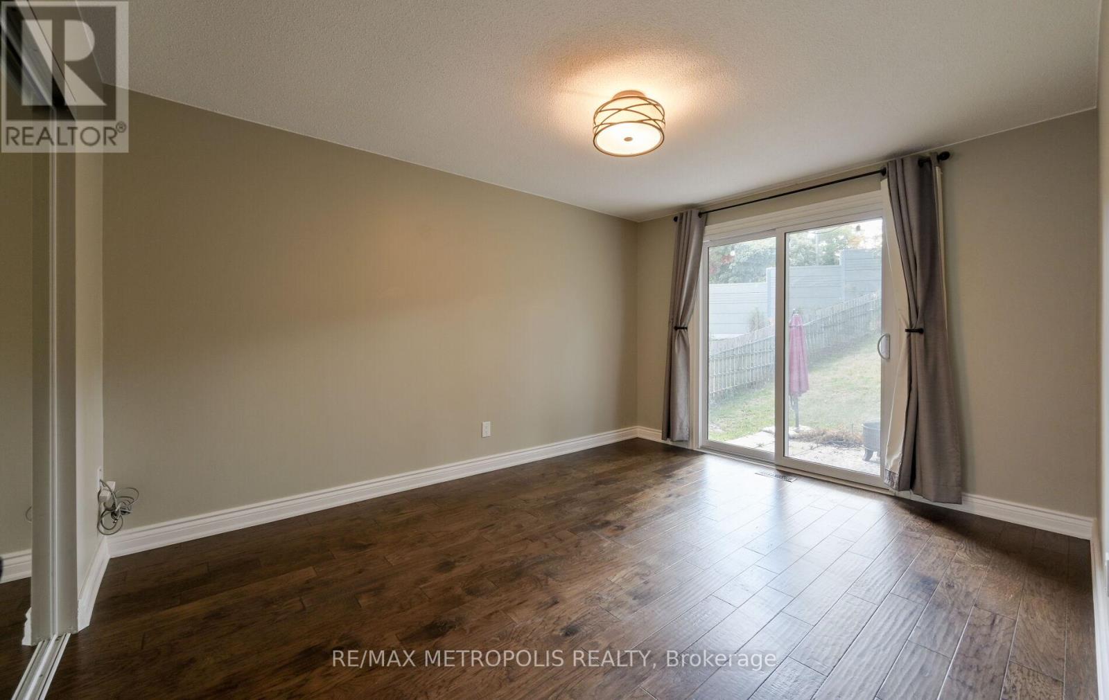 Photo 29 of Main 2699 Sherhill Drive, Mississauga ON