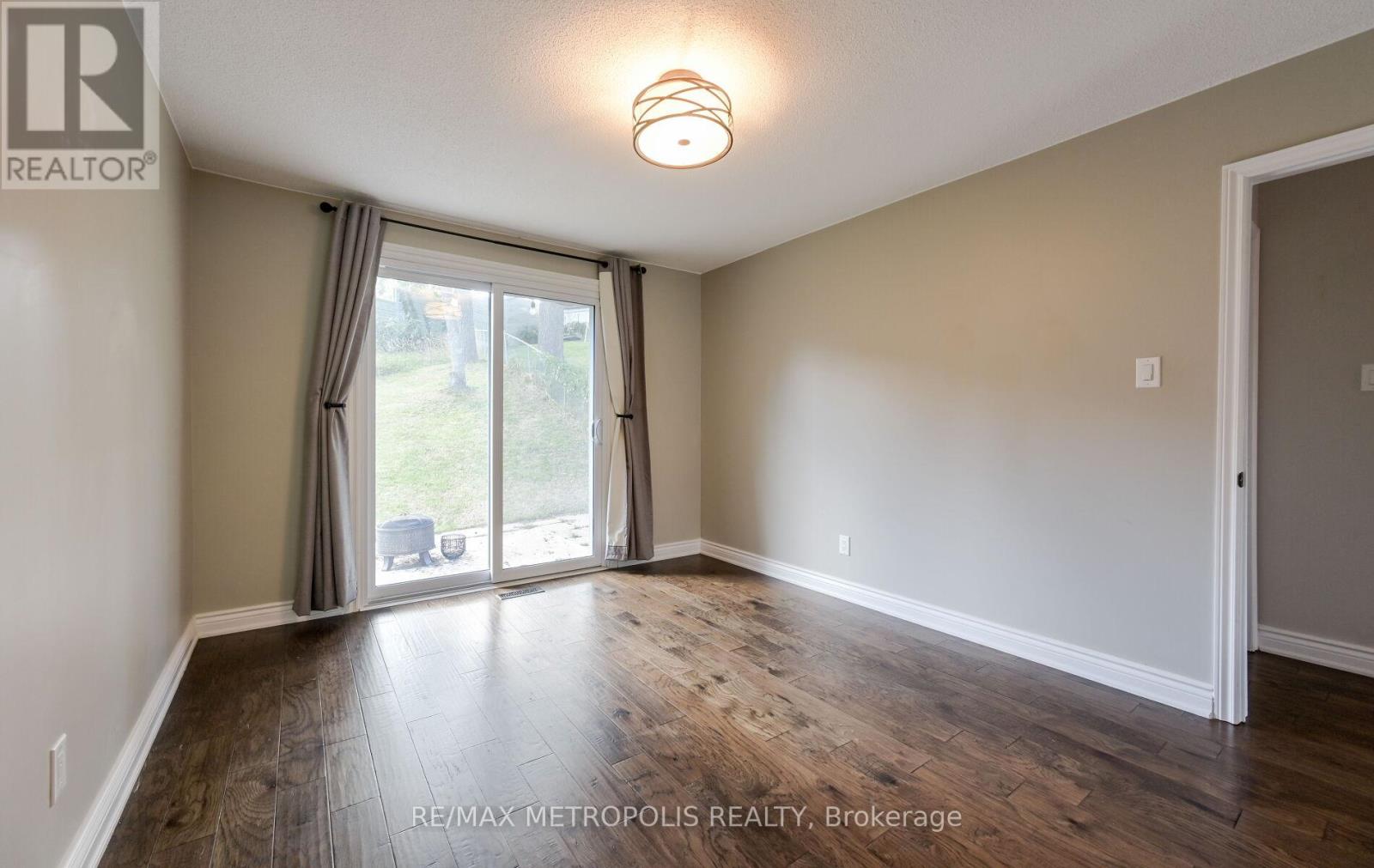 Photo 30 of Main 2699 Sherhill Drive, Mississauga ON