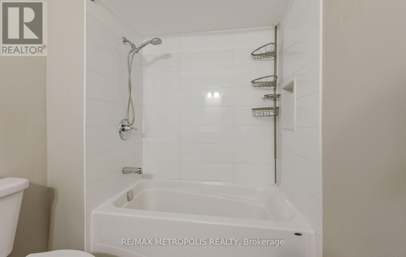 Photo 39 of Main 2699 Sherhill Drive, Mississauga ON