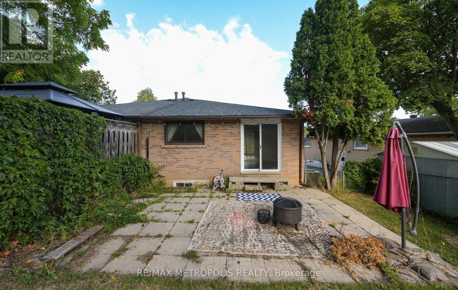 Photo 43 of Main 2699 Sherhill Drive, Mississauga ON