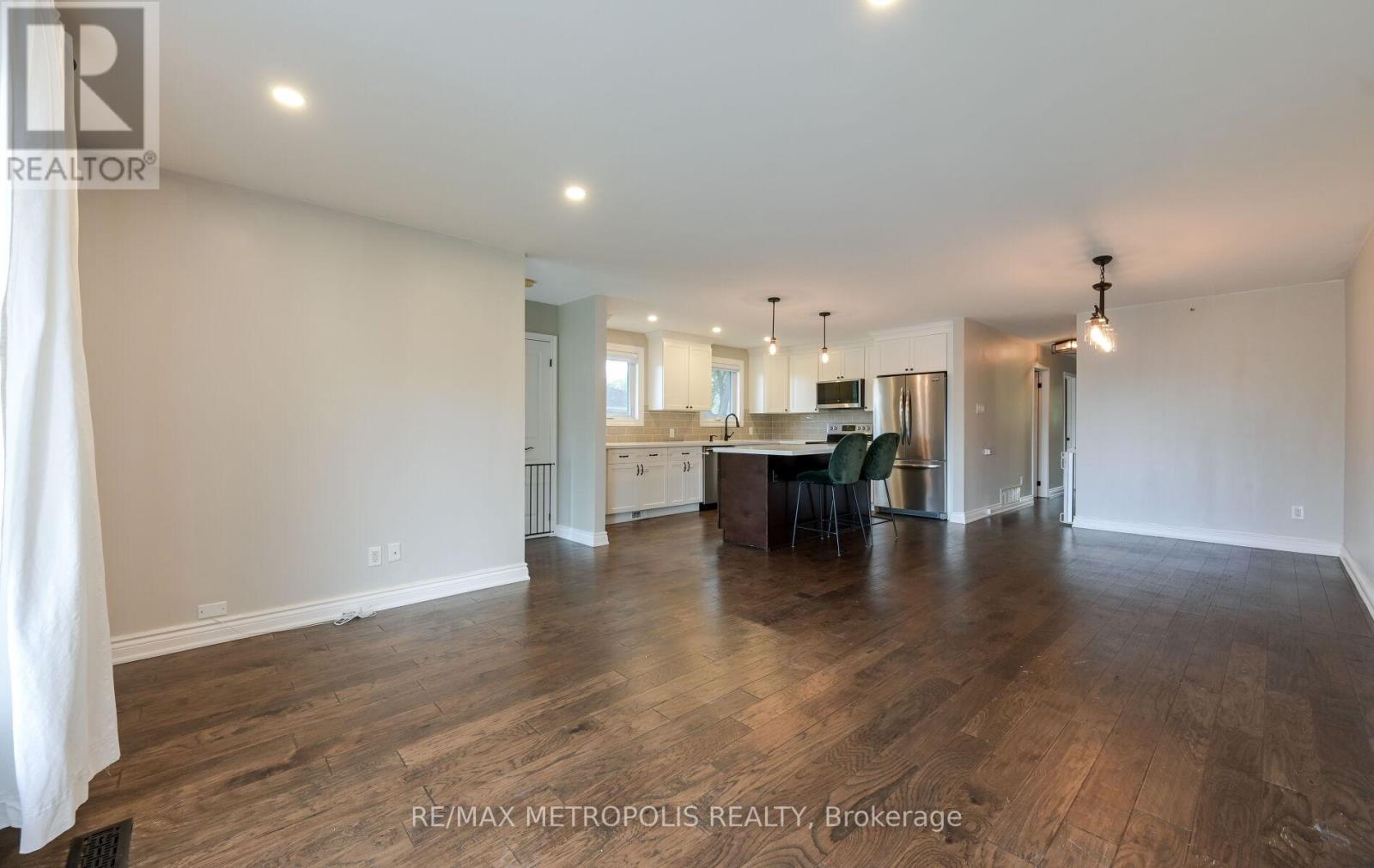 Photo 9 of Main 2699 Sherhill Drive, Mississauga ON