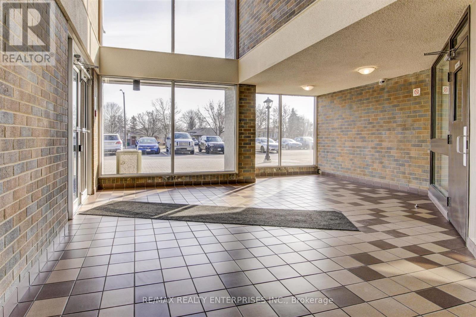 Photo 20 of 110 2001 Bonnymede Drive, Mississauga ON