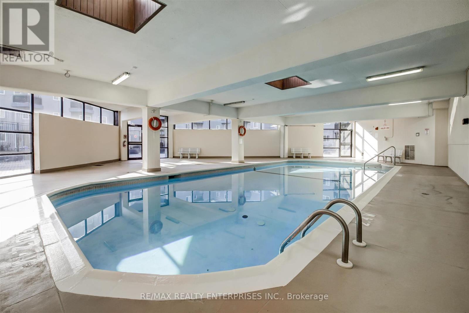Photo 24 of 110 2001 Bonnymede Drive, Mississauga ON