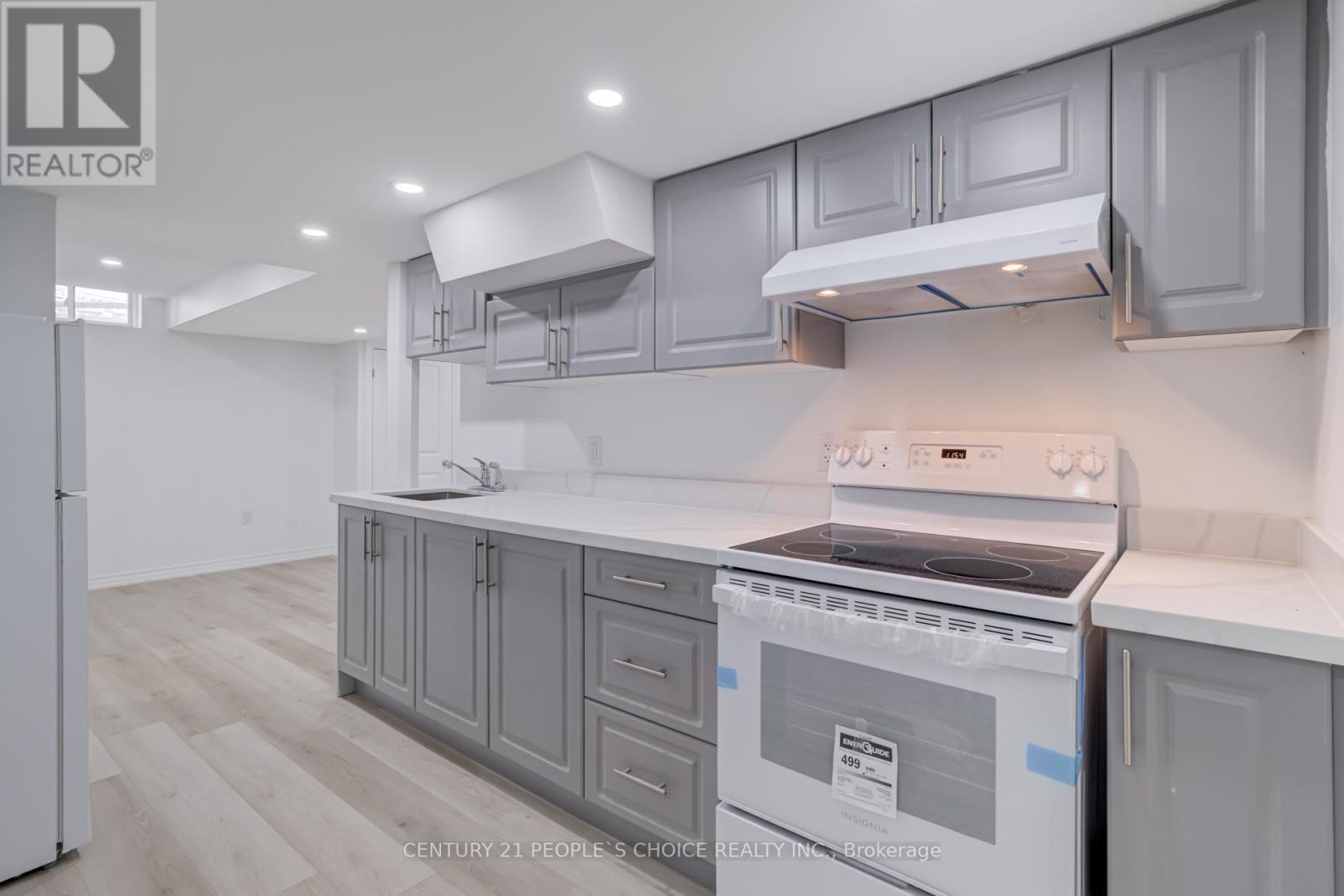 Photo 11 of Basement 25 Drummondville Drive, Brampton ON