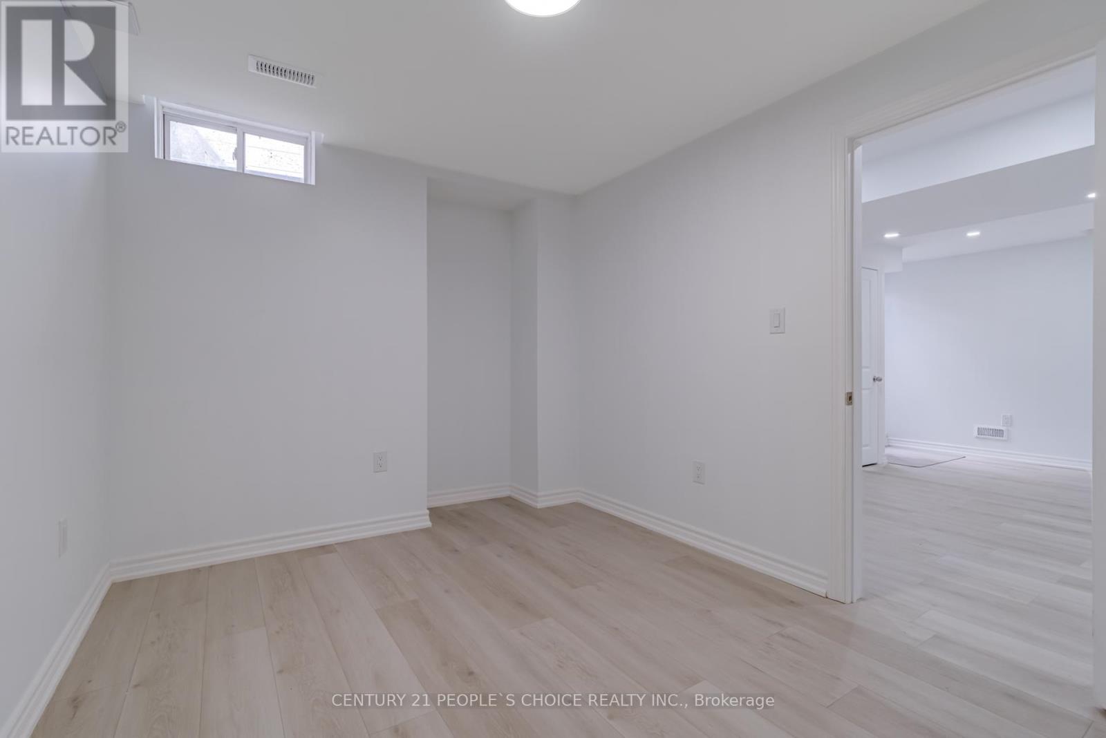 Photo 15 of Basement 25 Drummondville Drive, Brampton ON