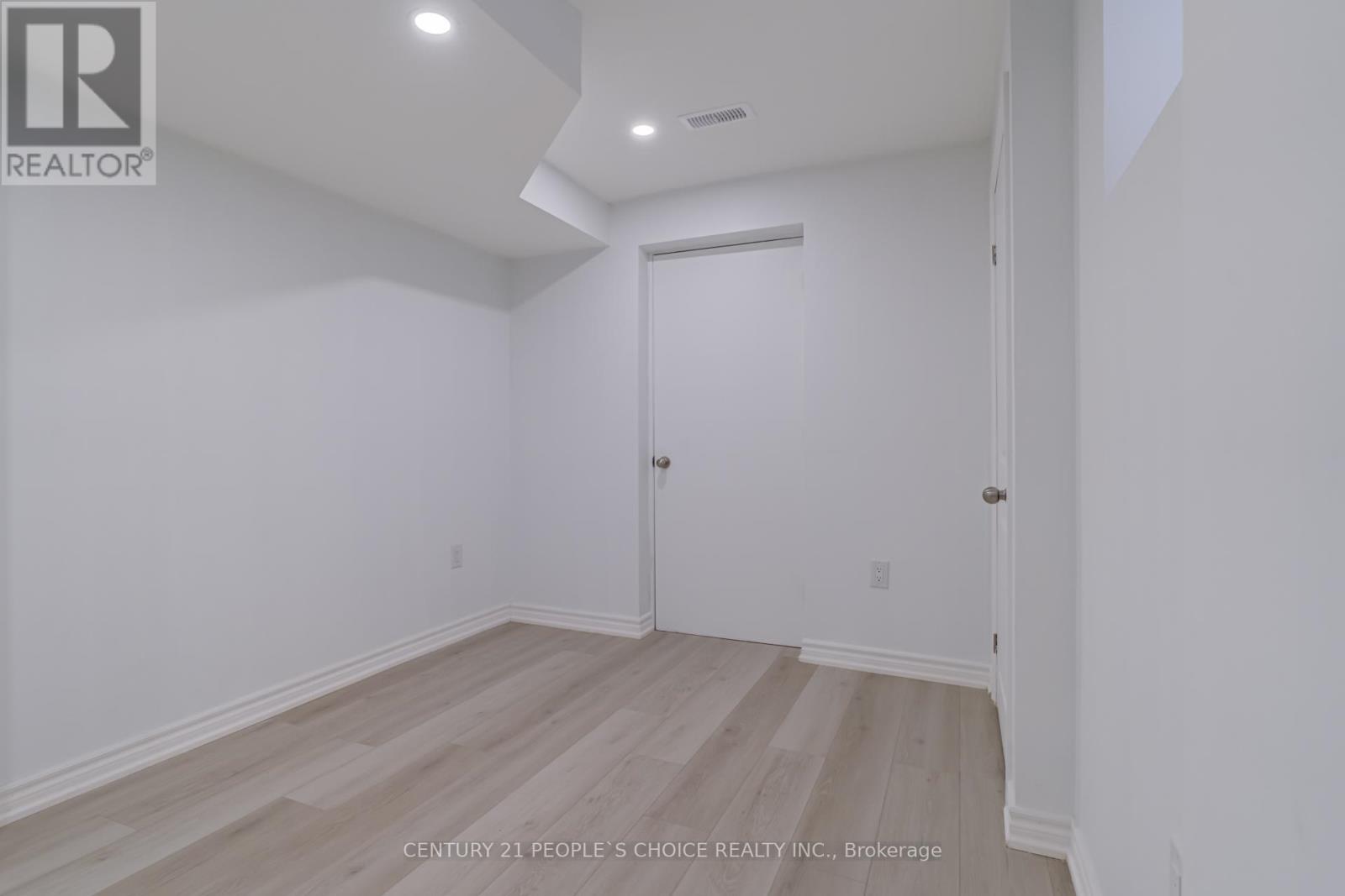 Photo 18 of Basement 25 Drummondville Drive, Brampton ON