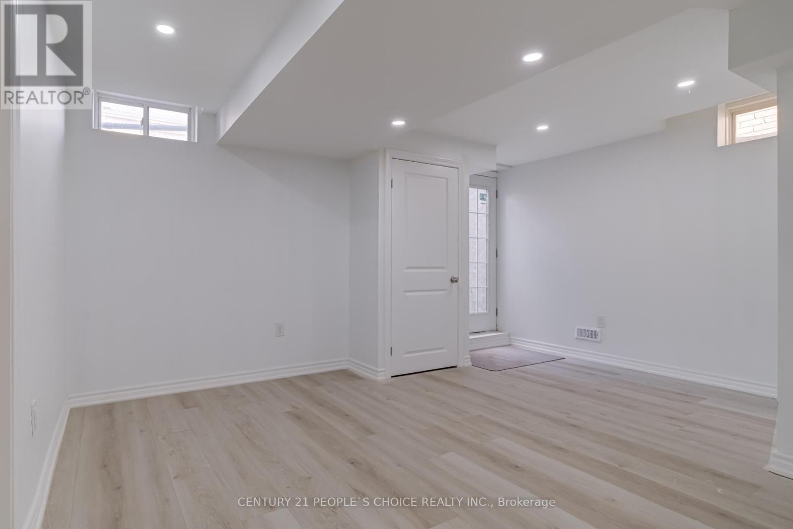 Photo 8 of Basement 25 Drummondville Drive, Brampton ON
