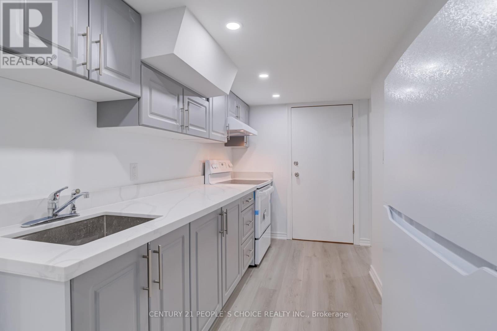 Photo 9 of Basement 25 Drummondville Drive, Brampton ON