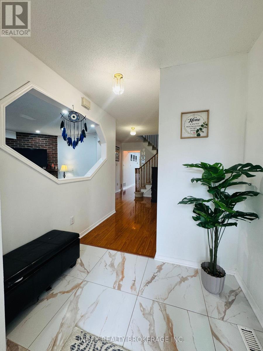 Photo 12 of 56 Bridekirk Place, Brampton ON