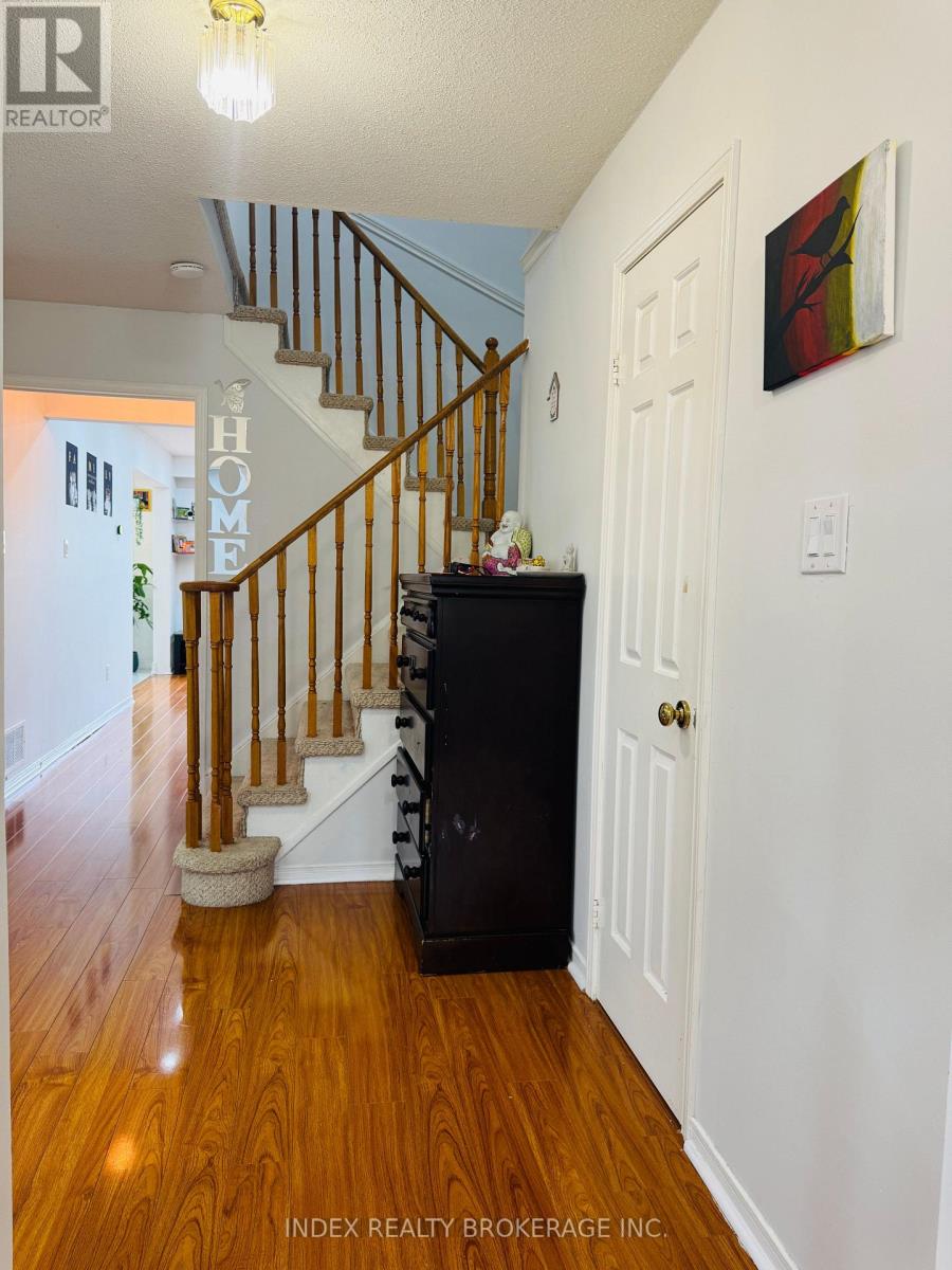 Photo 13 of 56 Bridekirk Place, Brampton ON