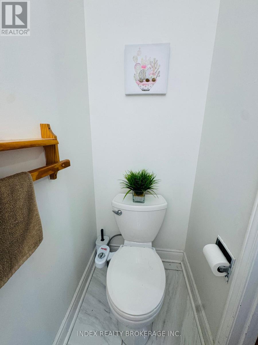 Photo 16 of 56 Bridekirk Place, Brampton ON