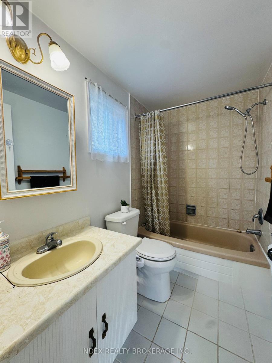 Photo 20 of 56 Bridekirk Place, Brampton ON