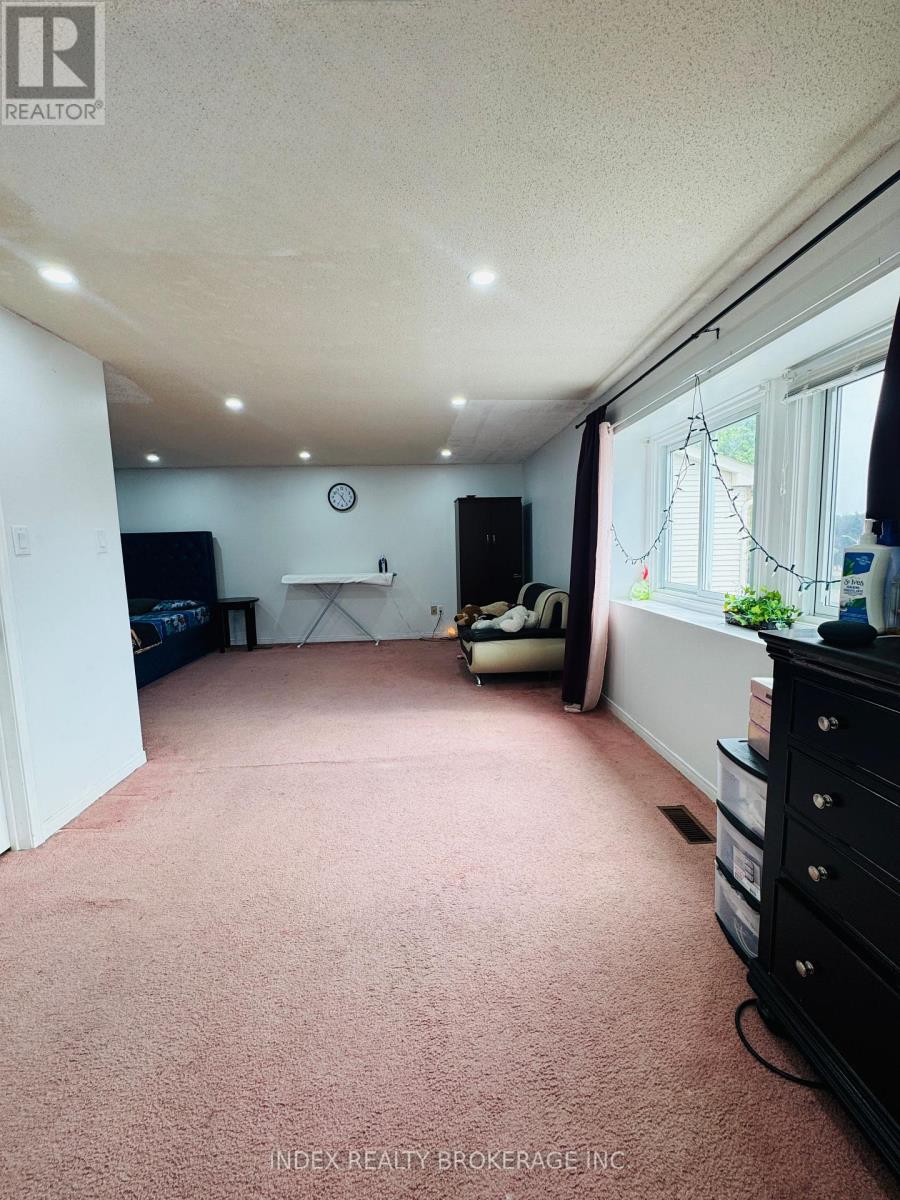 Photo 25 of 56 Bridekirk Place, Brampton ON