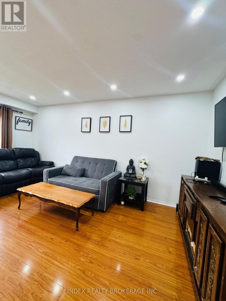 Photo 42 of 56 Bridekirk Place, Brampton ON