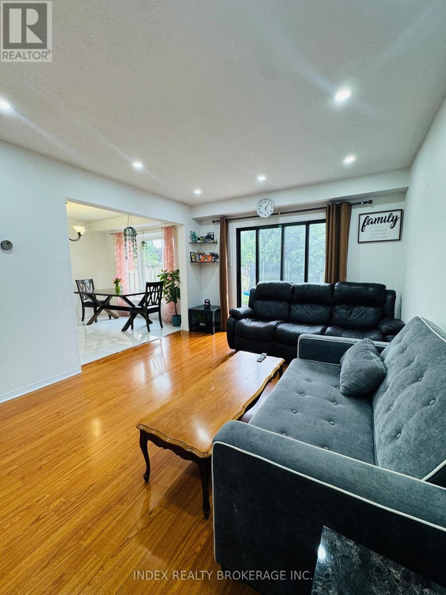 Photo 44 of 56 Bridekirk Place, Brampton ON