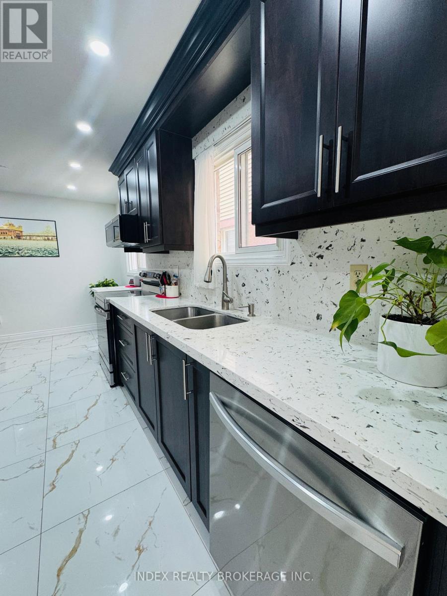 Photo 7 of 56 Bridekirk Place, Brampton ON