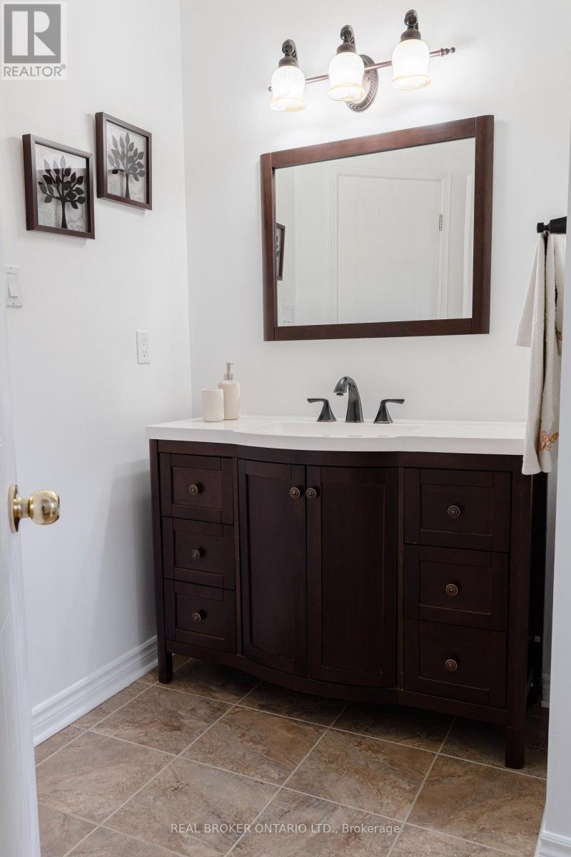 Photo 20 of 21 Vivians Crescent, Brampton ON