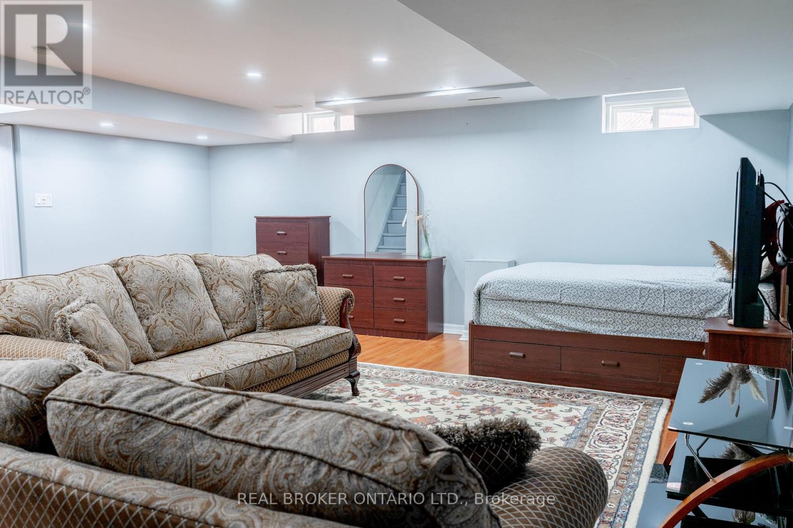 Photo 21 of 21 Vivians Crescent, Brampton ON