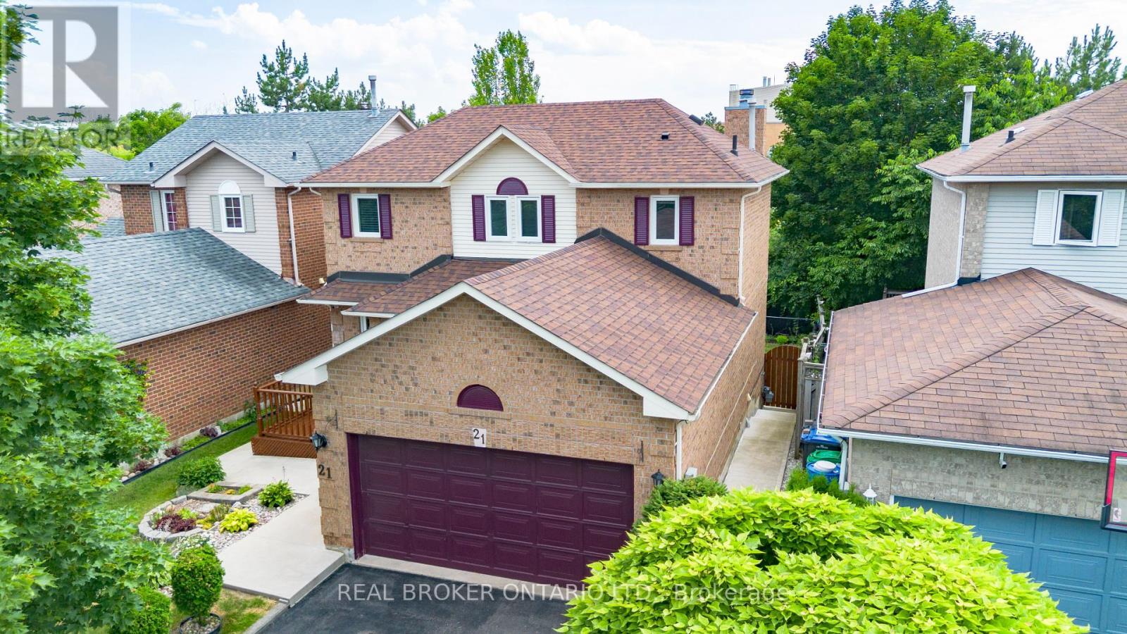 Photo 33 of 21 Vivians Crescent, Brampton ON