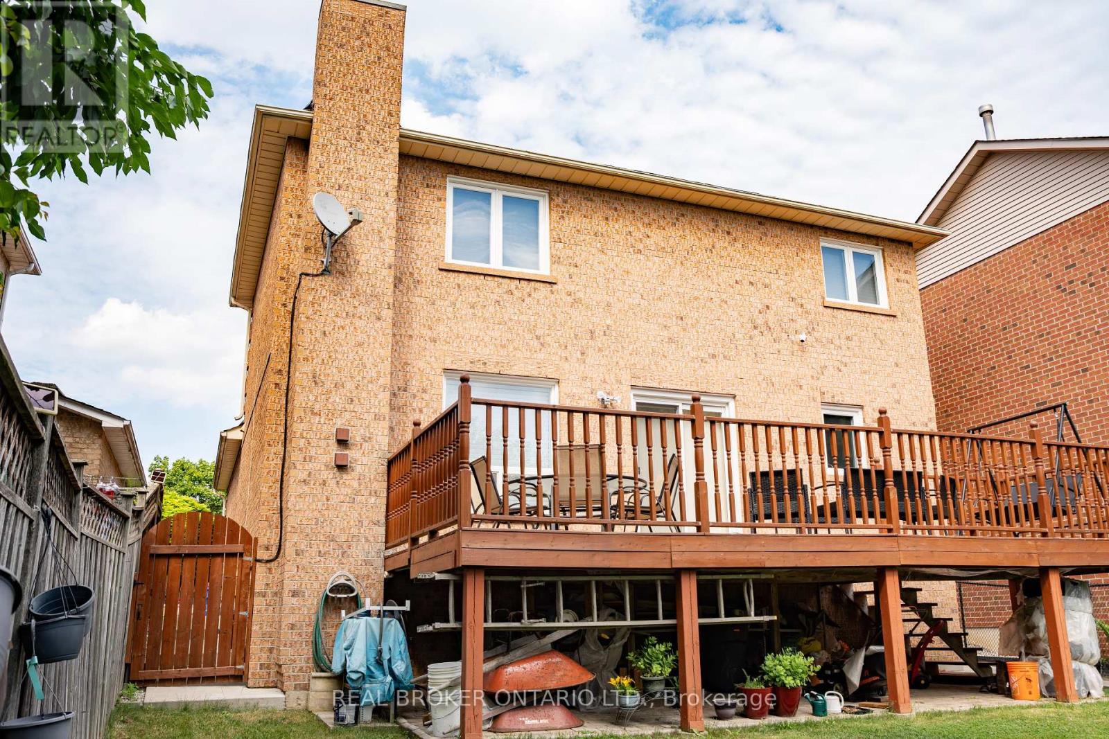 Photo 36 of 21 Vivians Crescent, Brampton ON