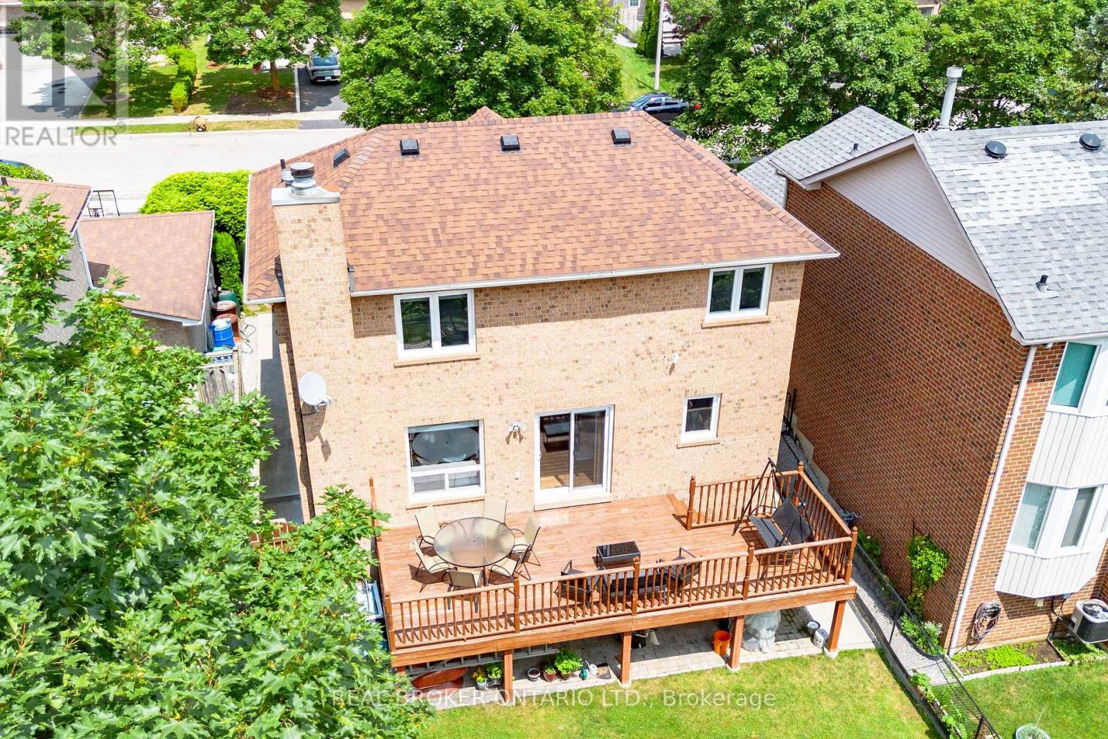 Photo 41 of 21 Vivians Crescent, Brampton ON