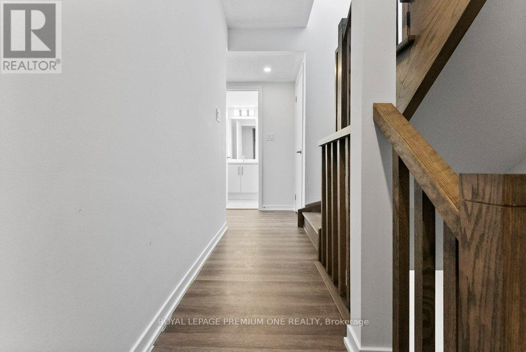 Photo 14 of 193 10 Lloyd Janes Lane, Toronto ON