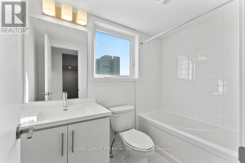 Photo 15 of 193 10 Lloyd Janes Lane, Toronto ON