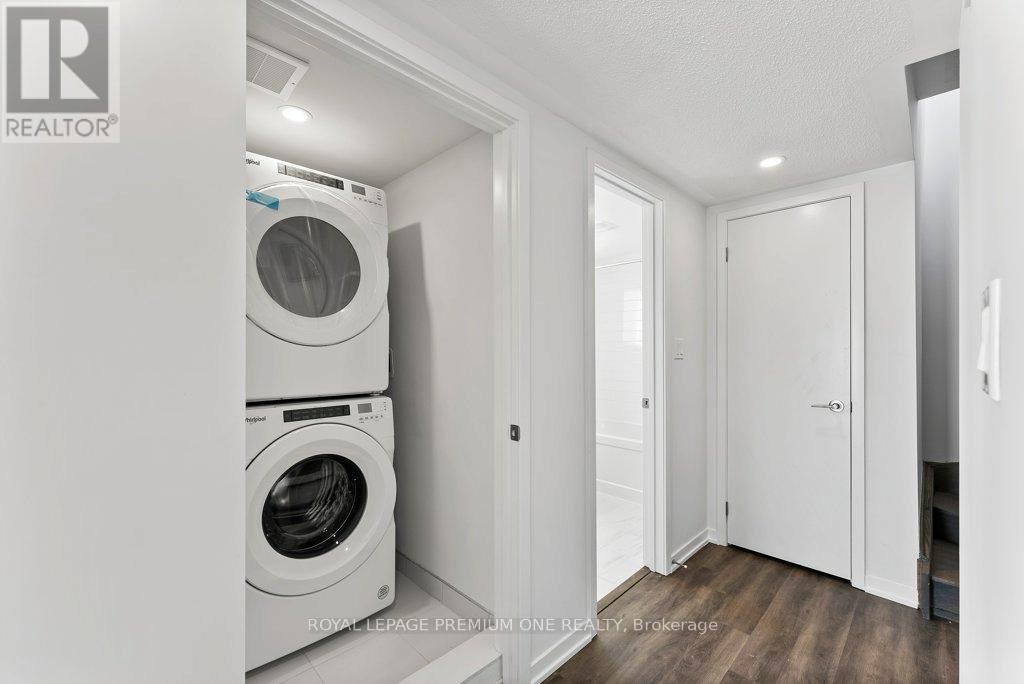 Photo 16 of 193 10 Lloyd Janes Lane, Toronto ON