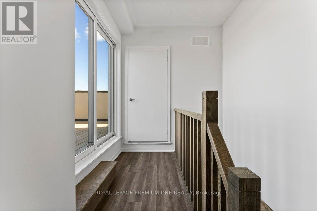 Photo 24 of 193 10 Lloyd Janes Lane, Toronto ON