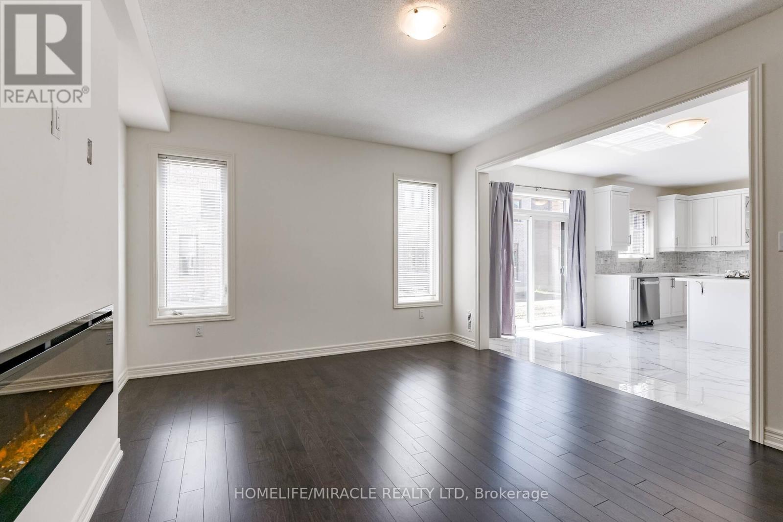 Photo 11 of 21 Ezra Crescent, Brampton ON