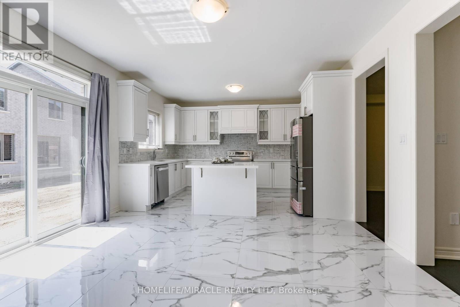 Photo 12 of 21 Ezra Crescent, Brampton ON
