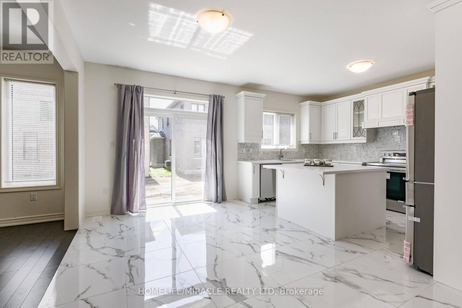 Photo 13 of 21 Ezra Crescent, Brampton ON