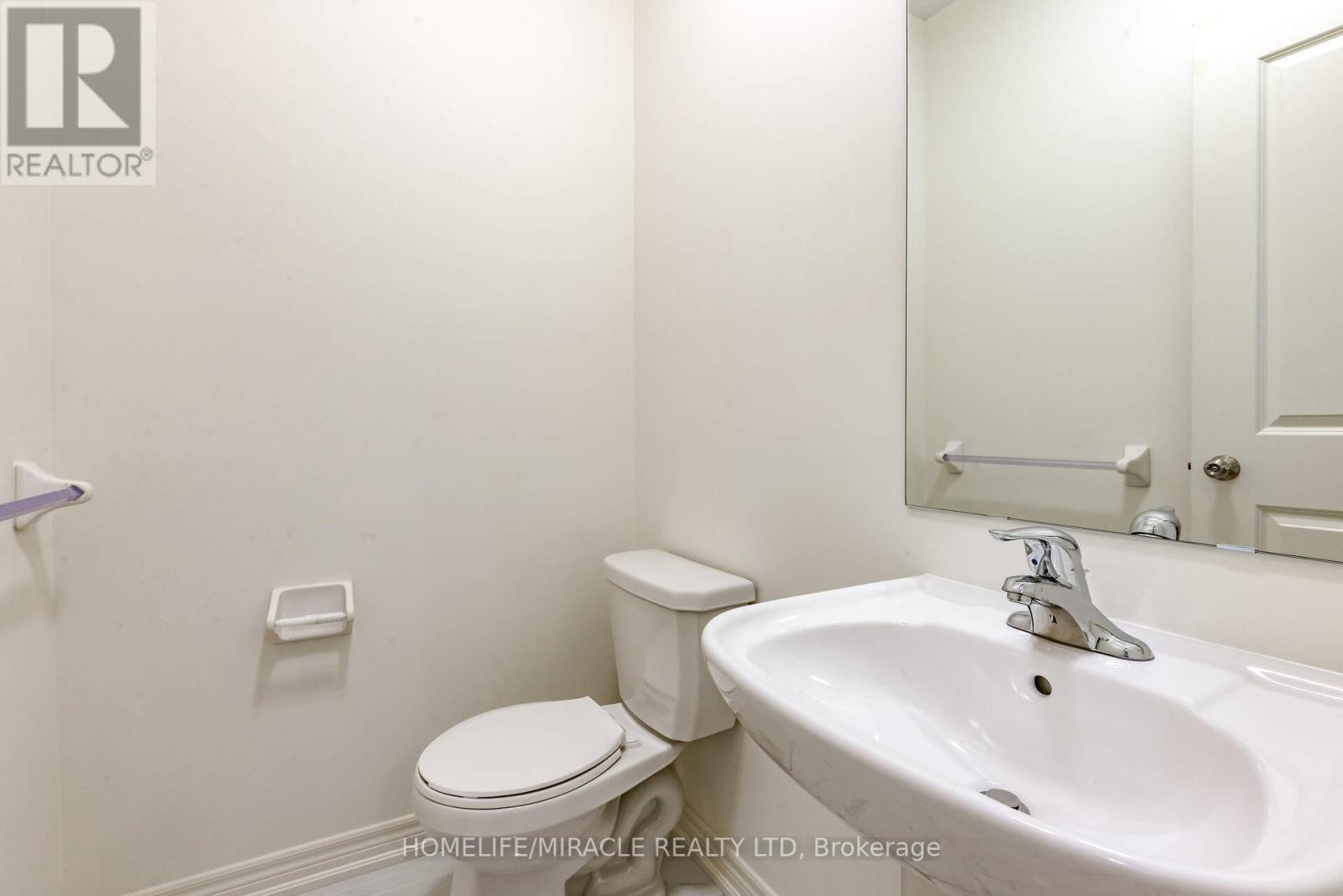Photo 17 of 21 Ezra Crescent, Brampton ON