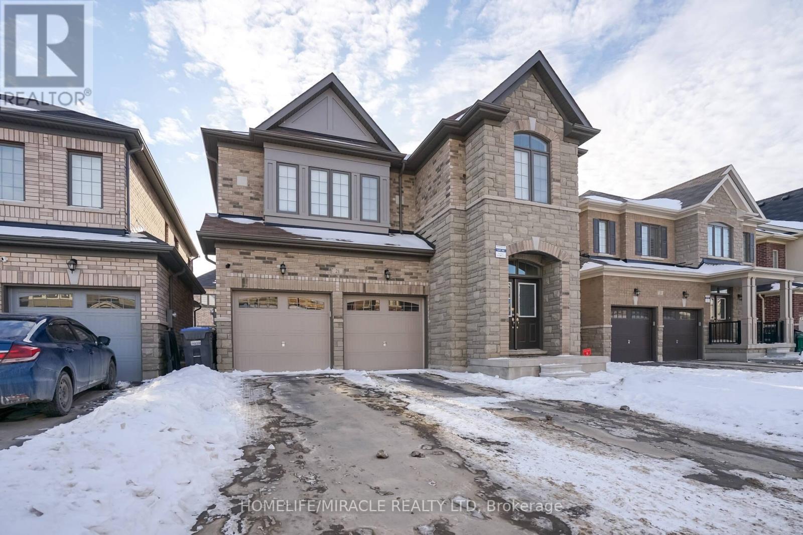 Photo 2 of 21 Ezra Crescent, Brampton ON