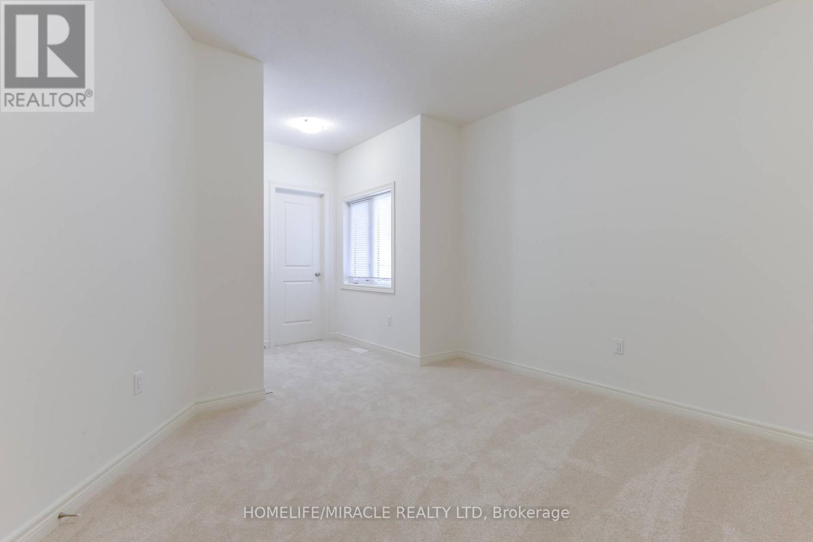 Photo 24 of 21 Ezra Crescent, Brampton ON