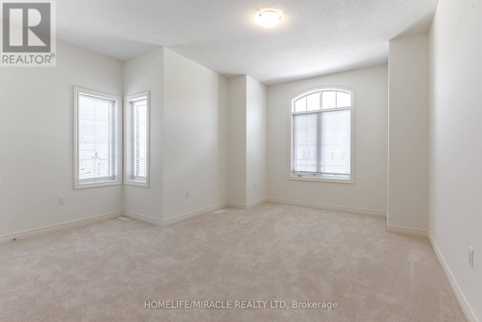 Photo 28 of 21 Ezra Crescent, Brampton ON