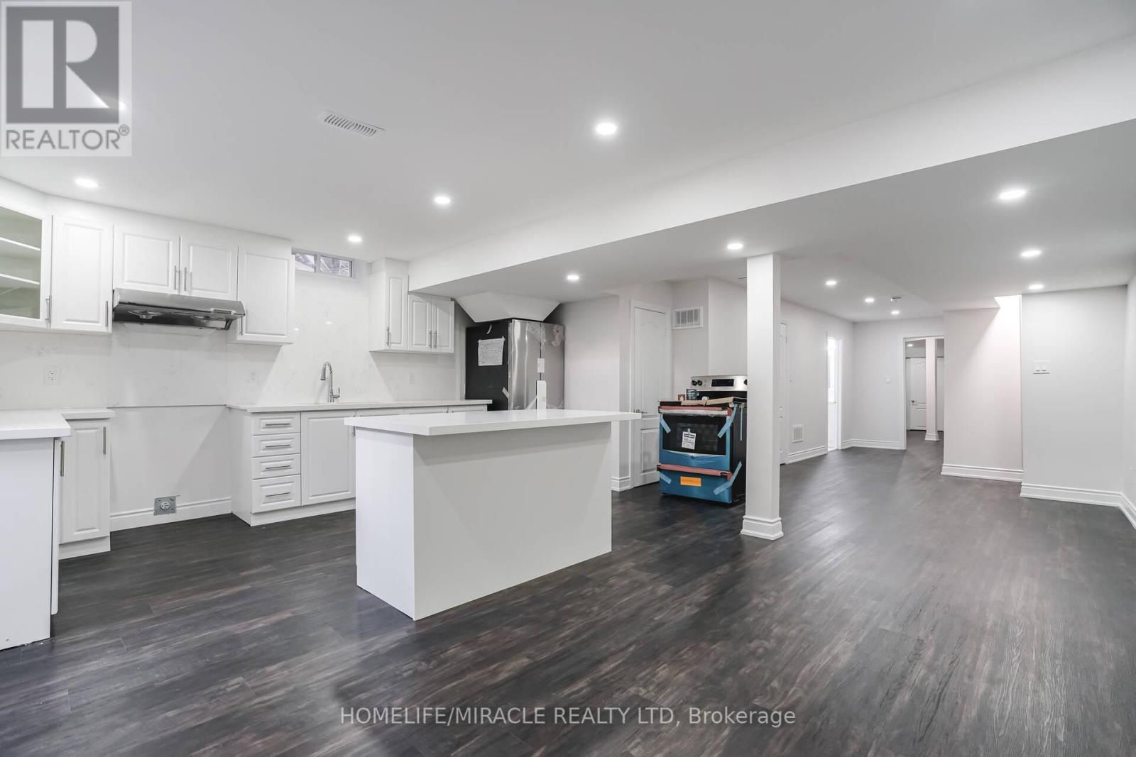 Photo 37 of 21 Ezra Crescent, Brampton ON