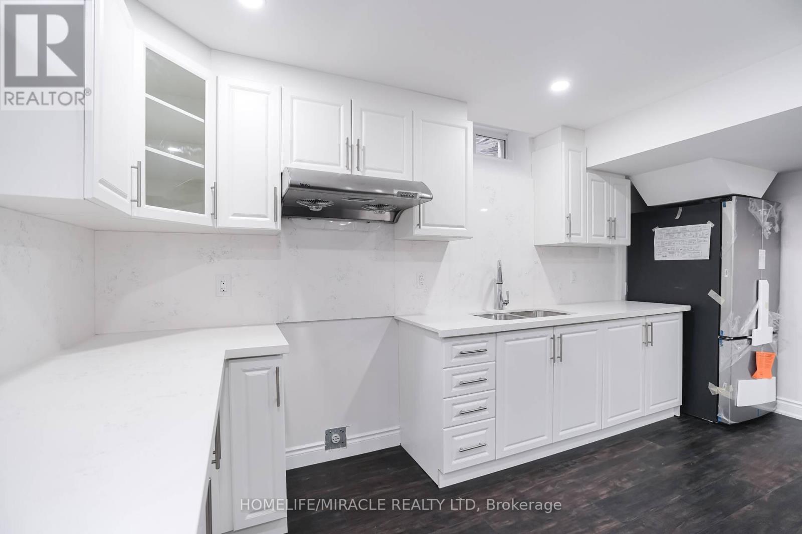 Photo 39 of 21 Ezra Crescent, Brampton ON